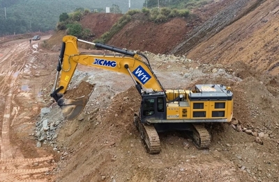 中國(guó)首臺(tái)無(wú)人駕駛液壓挖掘機(jī)交付礦區(qū)，徐工賦能礦山施工新紀(jì)元